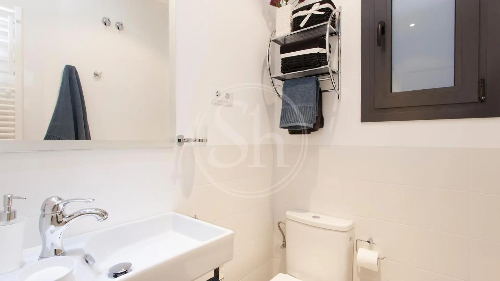Modern Eixample Apartment Barcelona 0*,