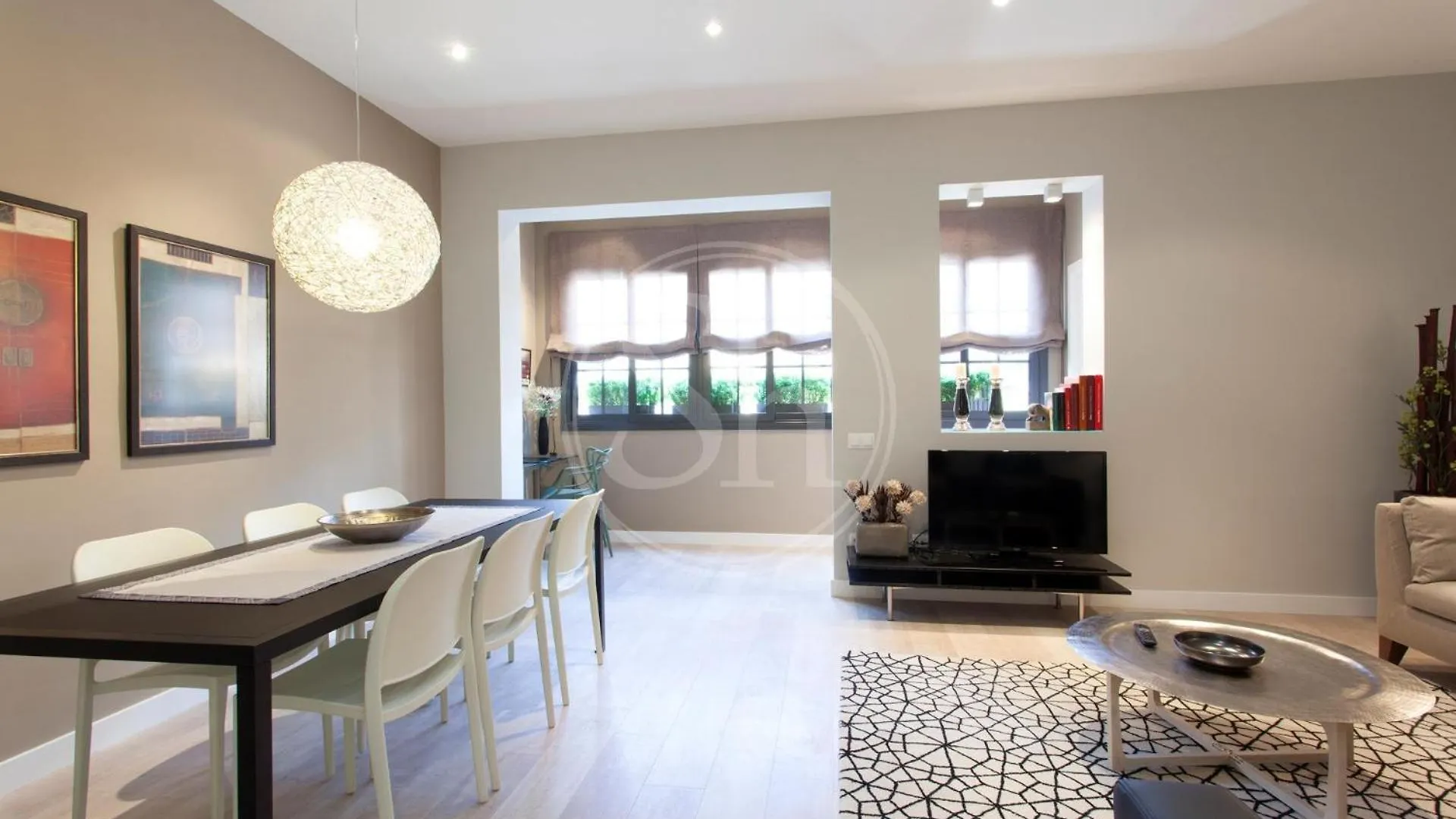 Modern Eixample Apartment Barselona 0*,  İspanya